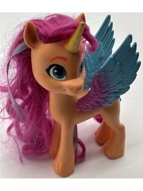 Hasbro Orange Unicorn-Pegasus with Pink Mane and Blue Wings